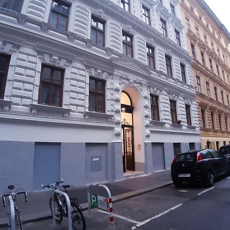 Amazing Location In Vienna Near Rathaus Appartement Buitenkant foto